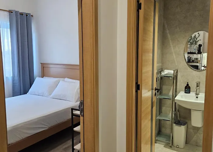 Awhile At Antara 1br Unit & Free Parking Apartment *