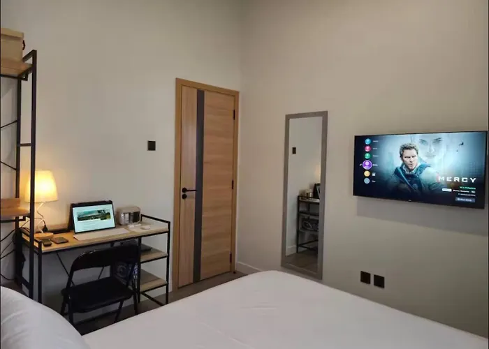 Awhile At Antara 1br Unit & Free Parking Apartment